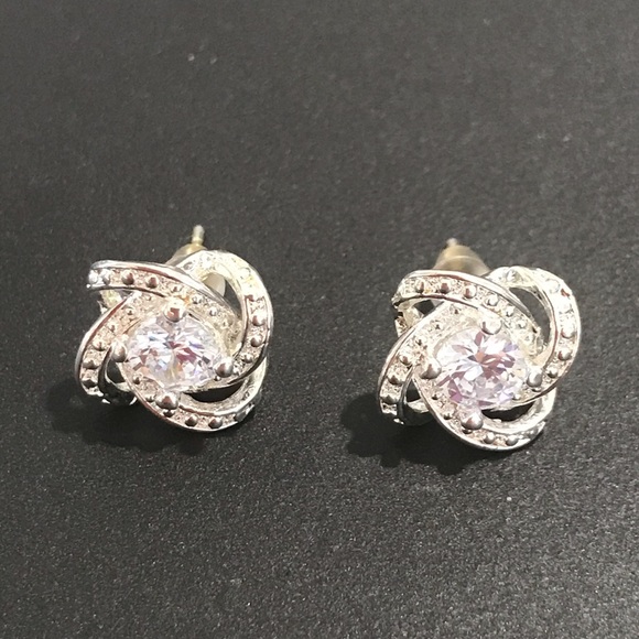 Genuine925crystal flower stud earrings - Picture 5 of 7